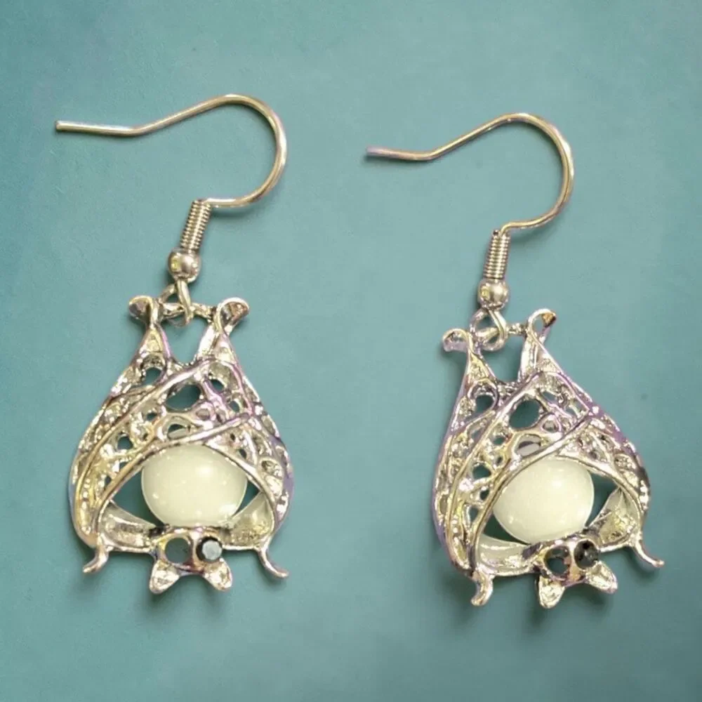 Silver Tone Filigree Dangle Earrings White Stone Boho Vintage Style Drop Earring